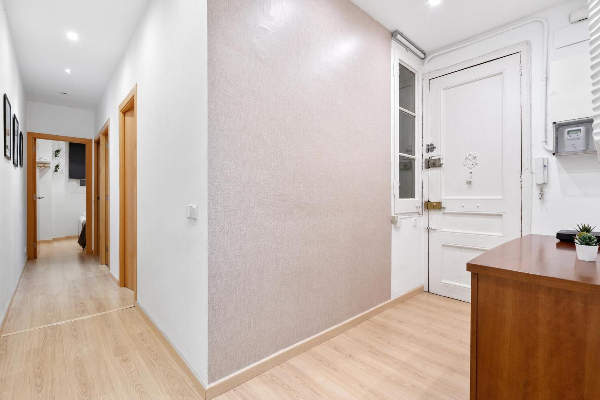 Recently Renovated 2 Bedroom In Eixample Leilighet Barcelona