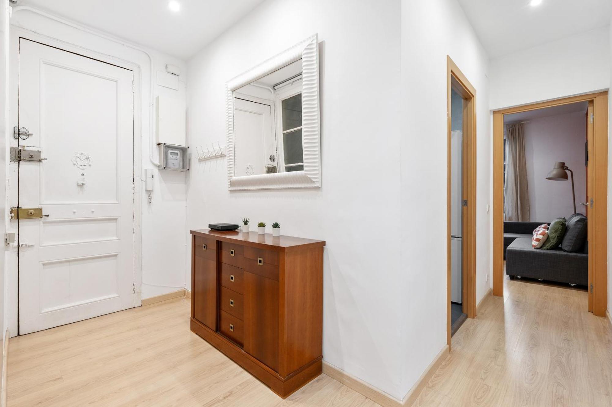 Leilighet Recently Renovated 2 Bedroom In Eixample Barcelona