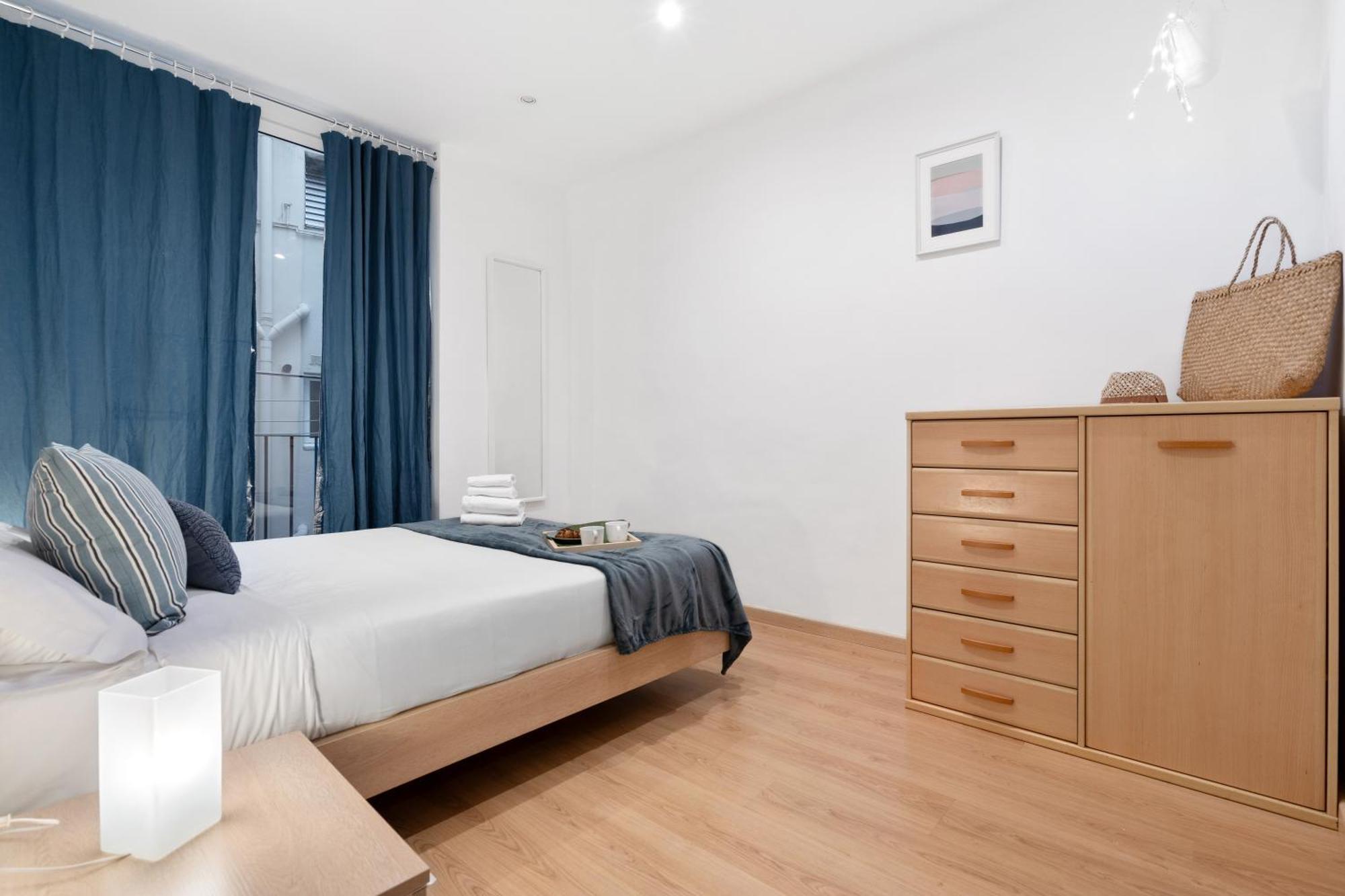 Recently Renovated 2 Bedroom In Eixample Leilighet *